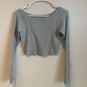 Gray long sleeve crop top